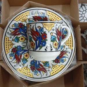 Kırmızı Lale Yaldızlı Papatya Desenli Kahve Takımı