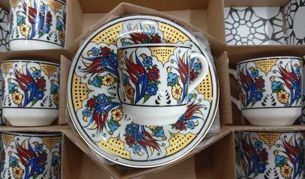 Kırmızı Lale Yaldızlı Papatya Desenli Kahve Takımı