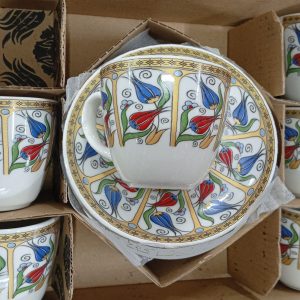 Mavi Kırmızı Lale Yaldızlı Şerit Desenli Kahve Takımı